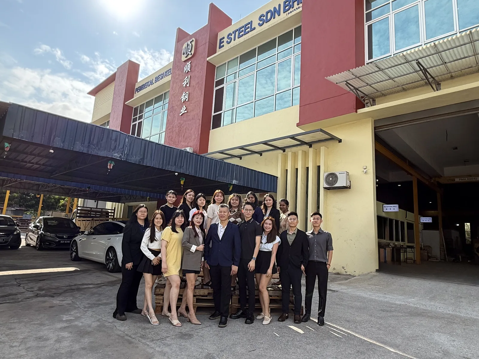 The E STEEL SDN BHD team in front of the Klang office
